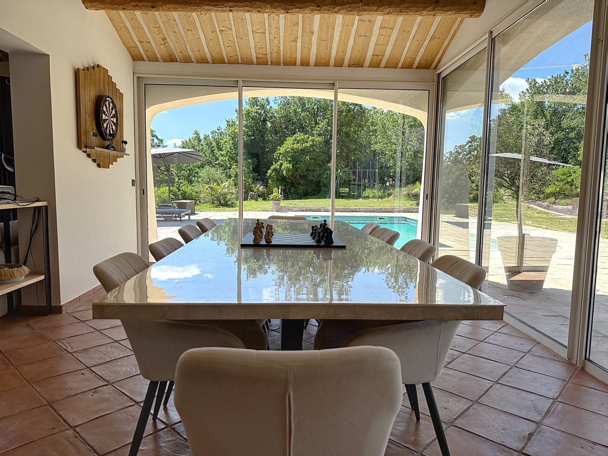 Maison à vendre à Saint-Paul-en-Forêt, 250 m²