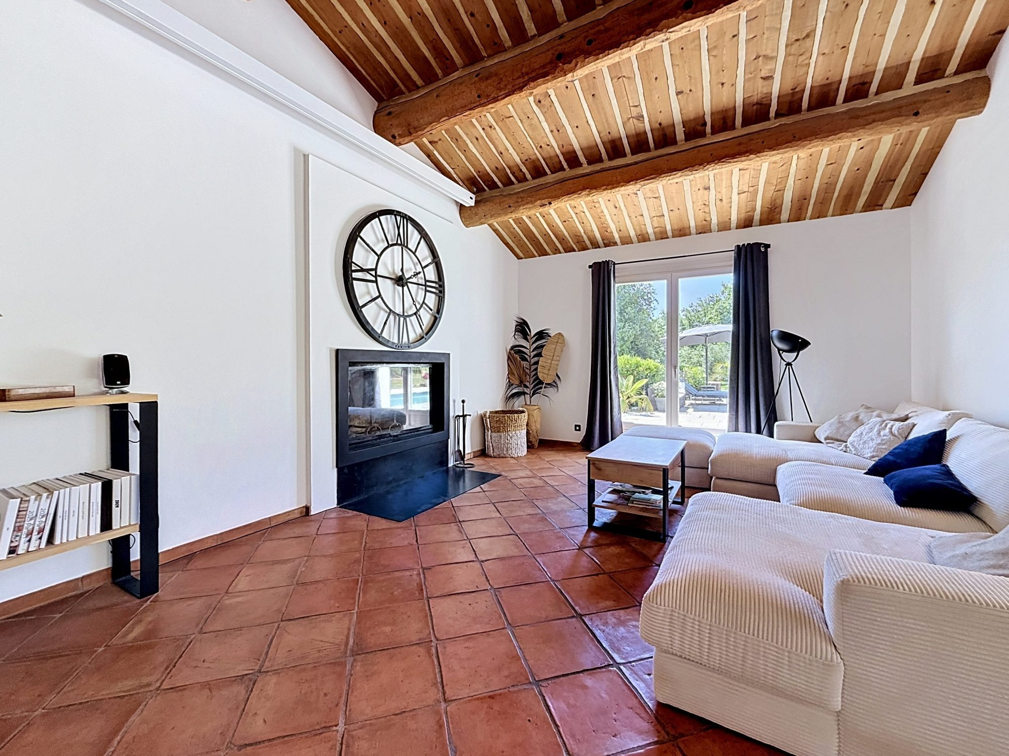 Maison à vendre à Saint-Paul-en-Forêt, 250 m²