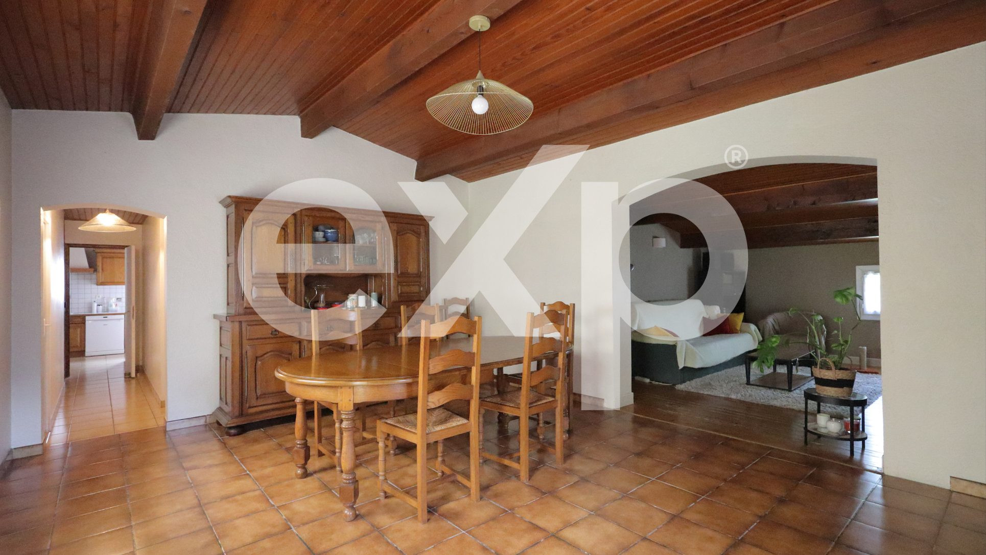 MAISON 5 PIÈCES DE 102 M² AVEC JARDIN, GARAGE DE 40 M² ET DÉPENDANCES À SOUSSANS