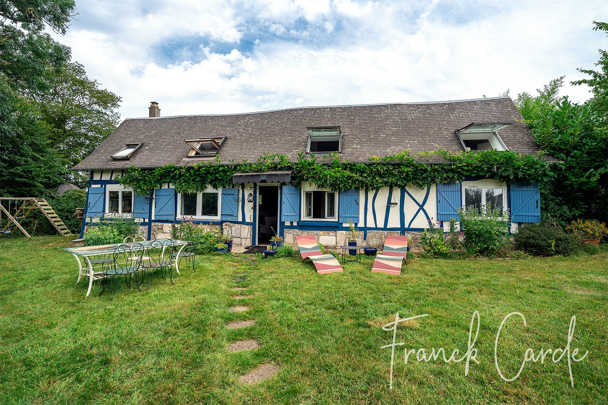 Authentique longère normande au charme "British", au cœur de la campagne cauchoise