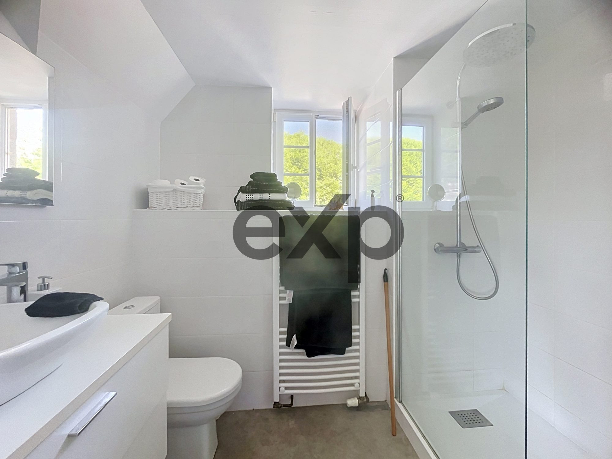 Maison à vendre à Brecé, 294 m²