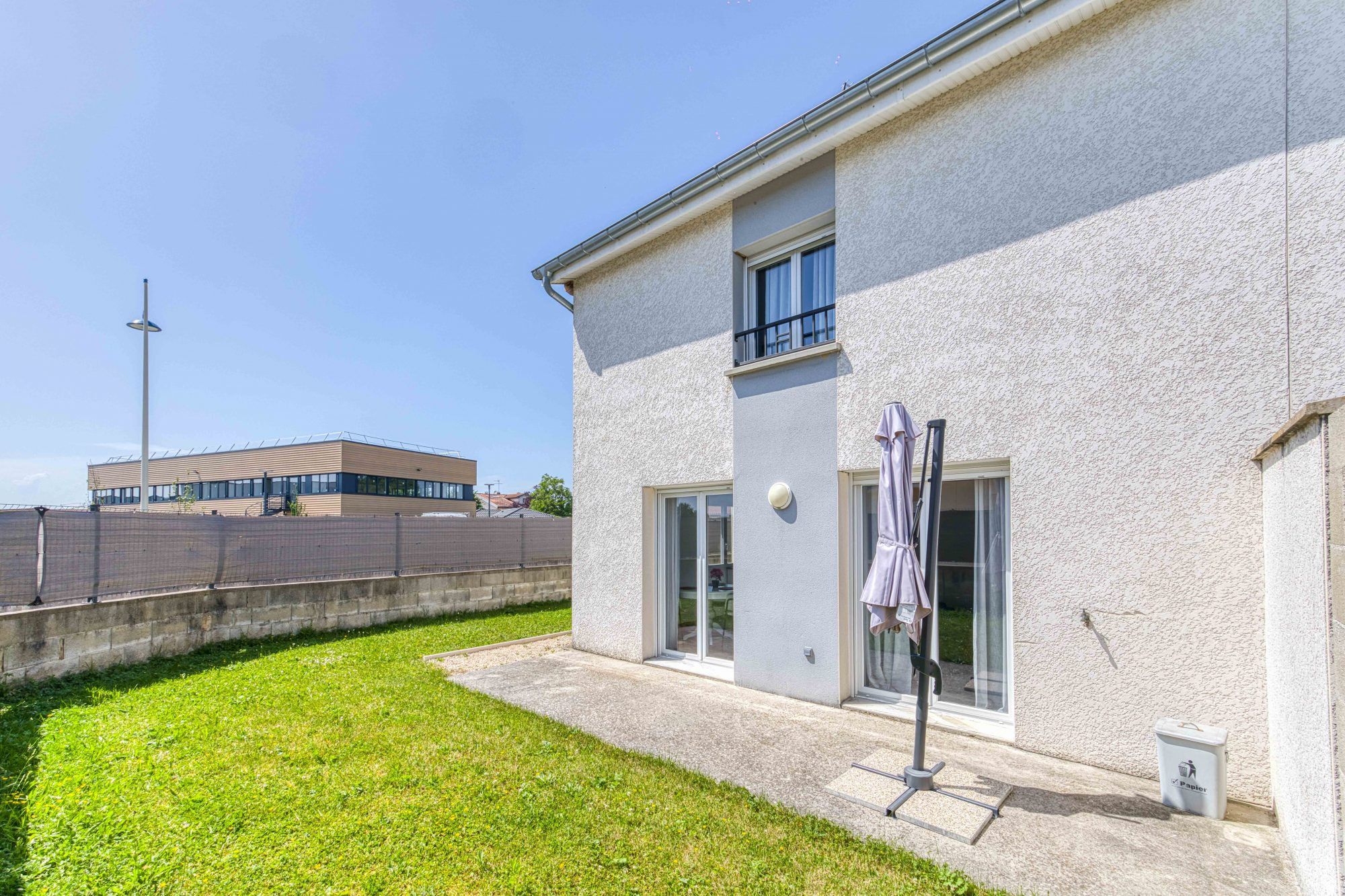 Maison à vendre à Saint-Denis-lès-Bourg, 90 m²