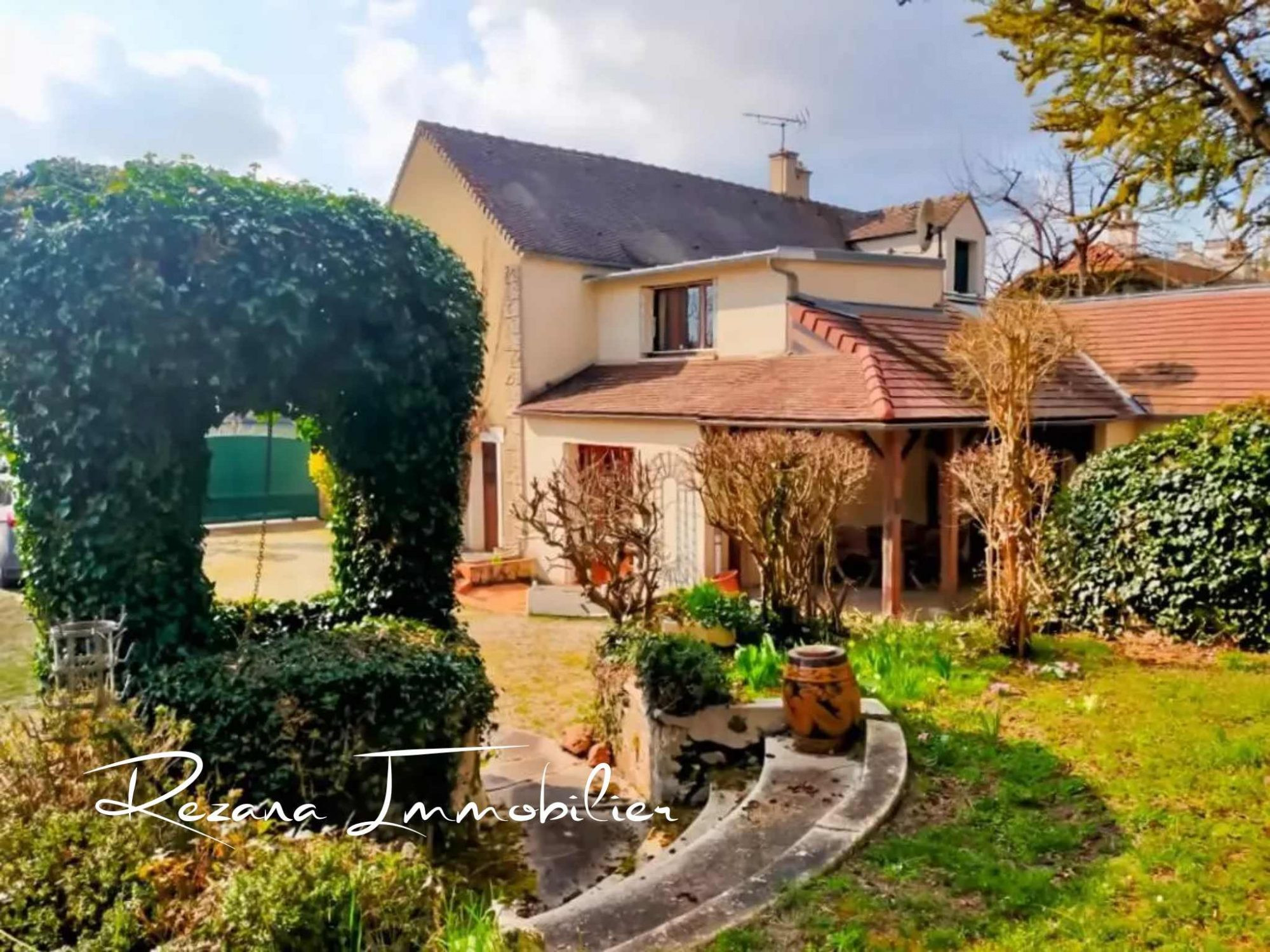 Maison de caractère avec berge privative sur la Seine – 6 chambres