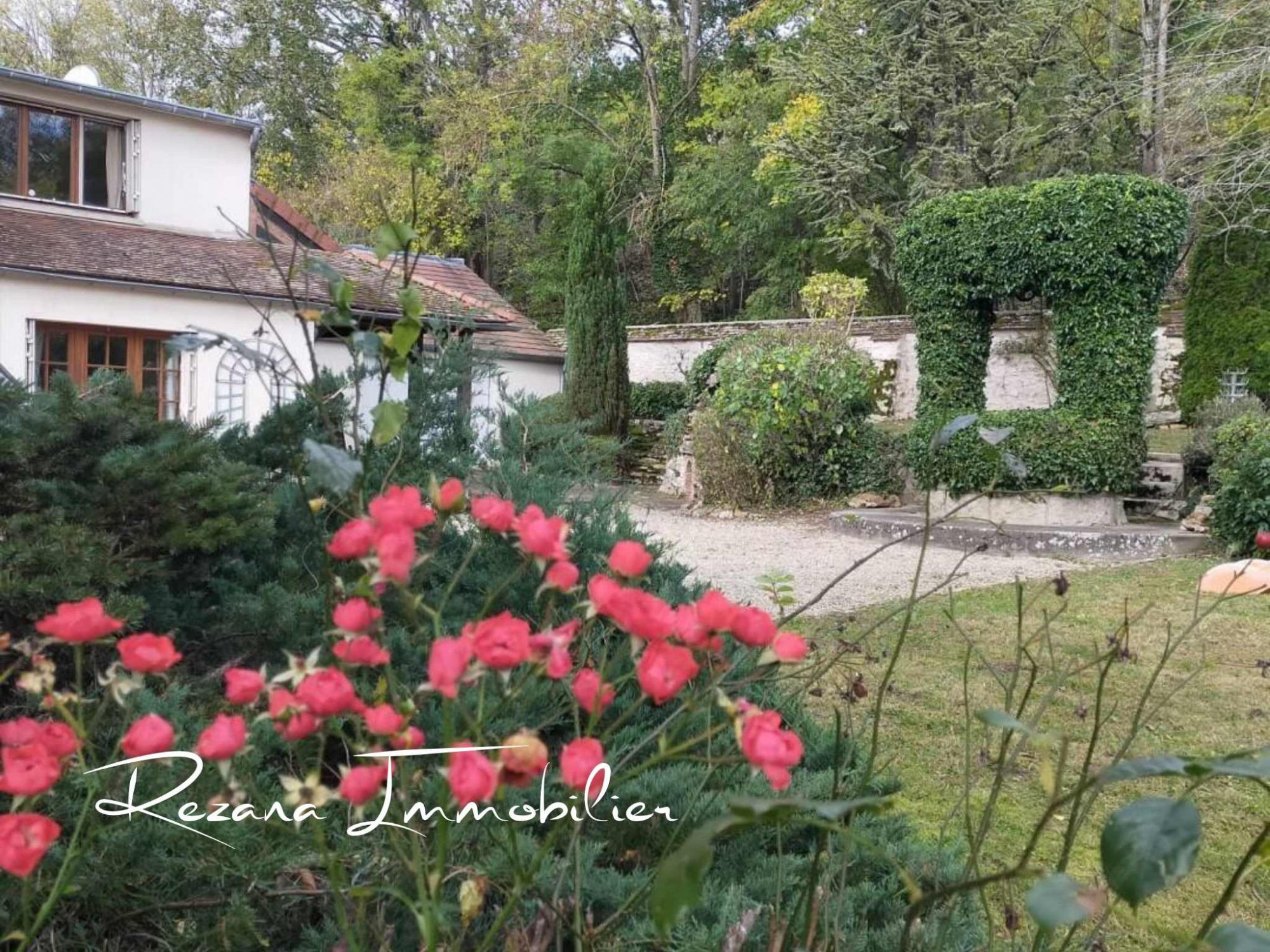 Maison de caractère avec berge privative sur la Seine – 6 chambres