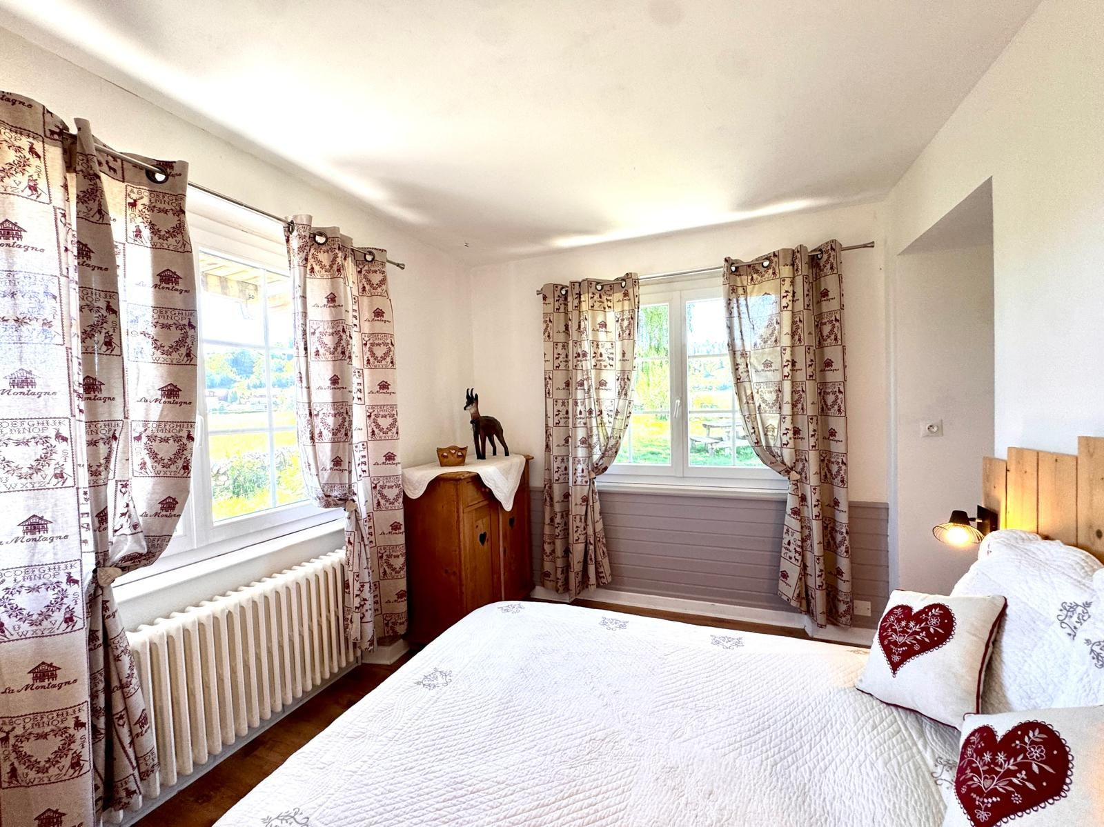 Maison 9 pièces 250 m² · à Mouthe · 250 m² · 455 400 €