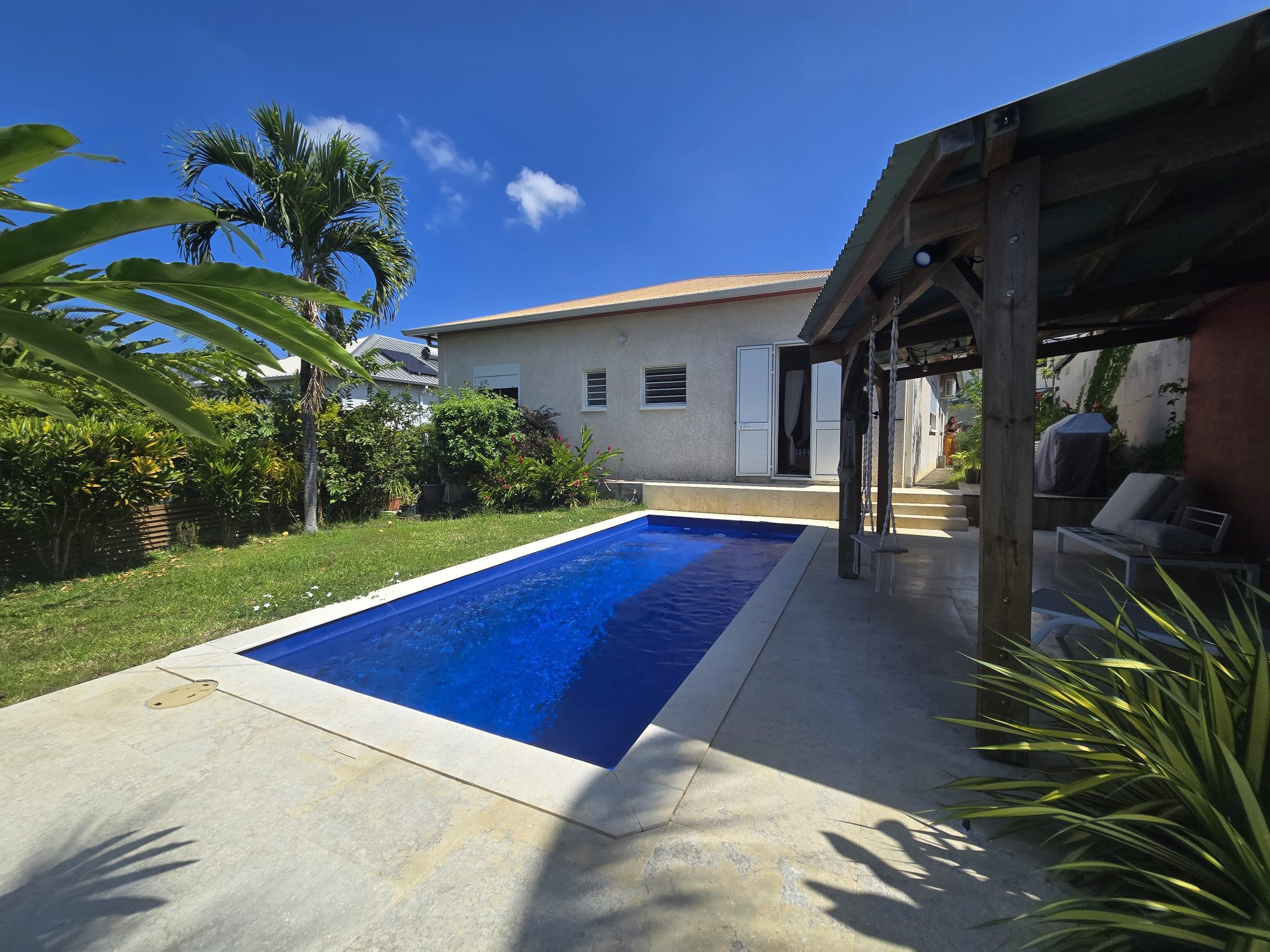 🌴 Superbe Villa de Plain-Pied Rénovée avec Piscine & Fort Potentiel - La Rivière, Saint-Louis