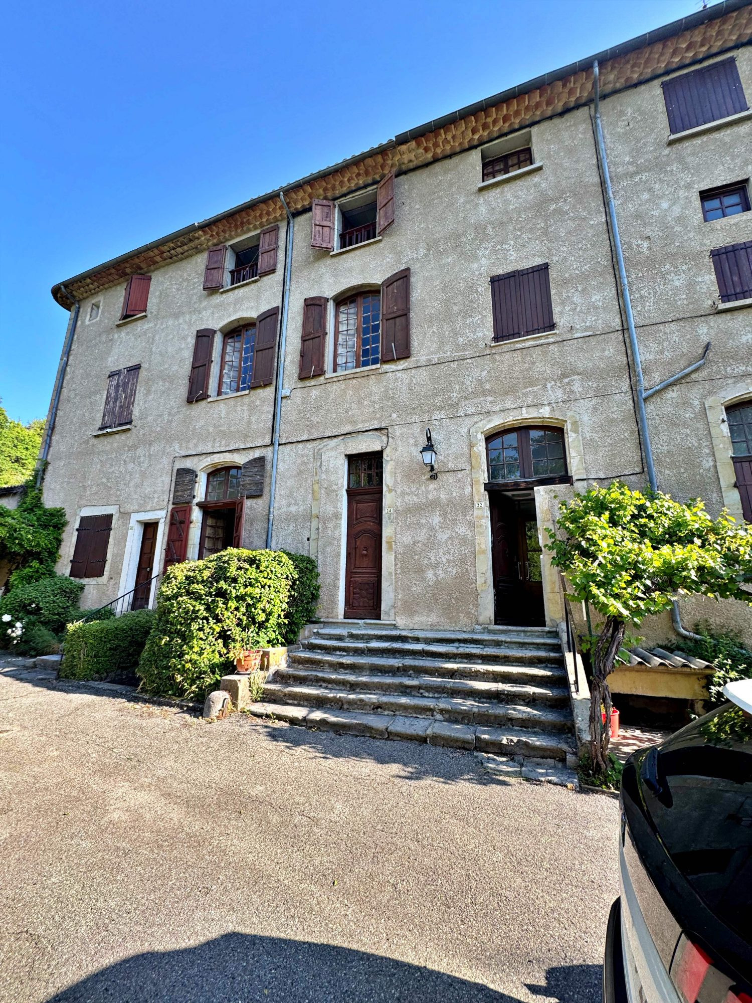 Maison 10 pièces 285 m² · à Senez · 285 m² · 157 500 €