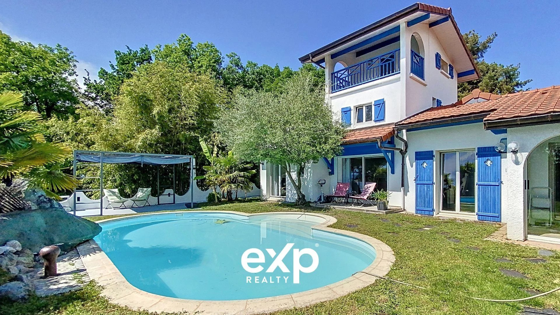 Villa atypique totalement rénovée au calme