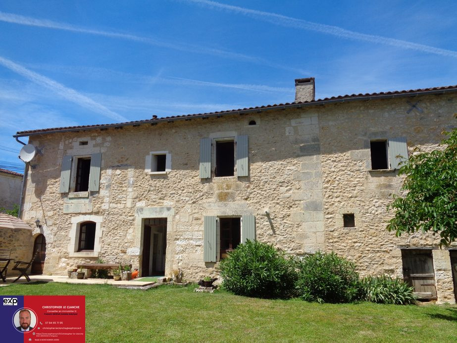 Splendide maison de campagne de 110 m², trois chambres, grange de 100 m², piscine, puit, au calme