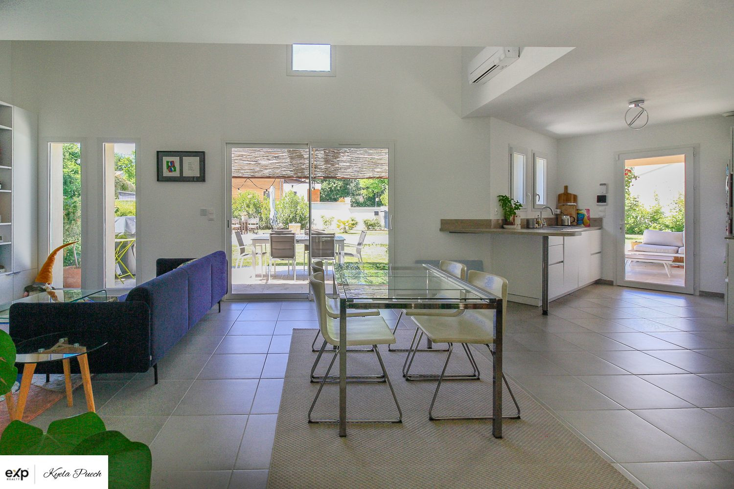 A recent, connected and economical house where every feature has been designed for your comfort and to sustainably control your energy expenses. 5