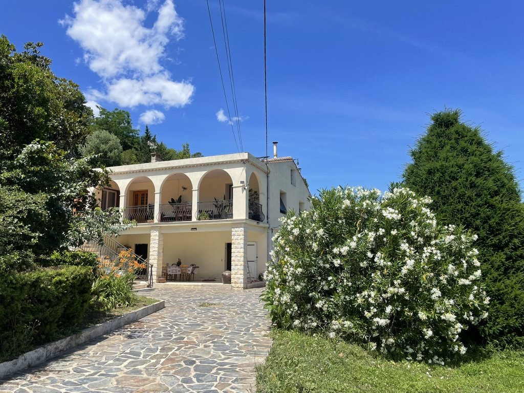 Maison à vendre à Saint-Ambroix, 200 m²