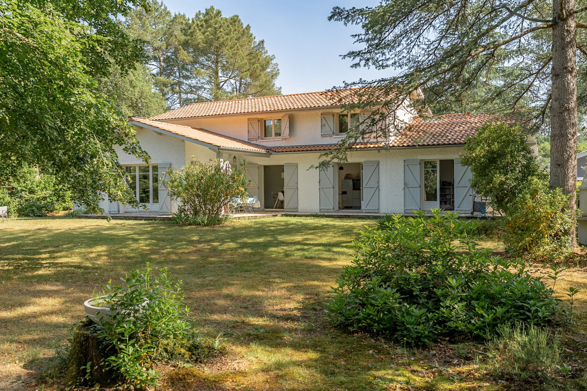 Maison 244 m², 6 chambres, piscine, 1 500 m² sans vis-à-vis
