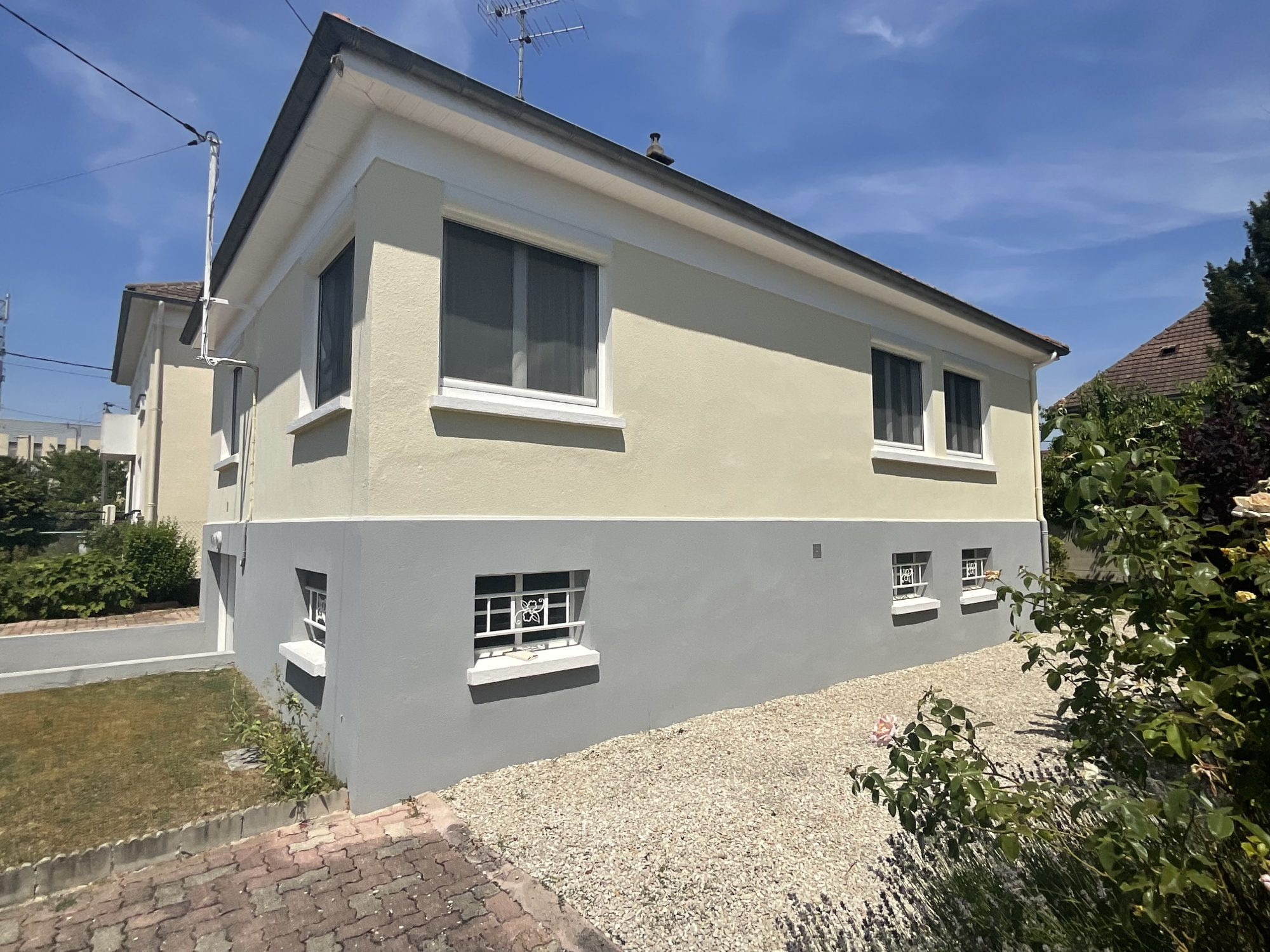 Maison à vendre à Sainte-Savine, 70 m²