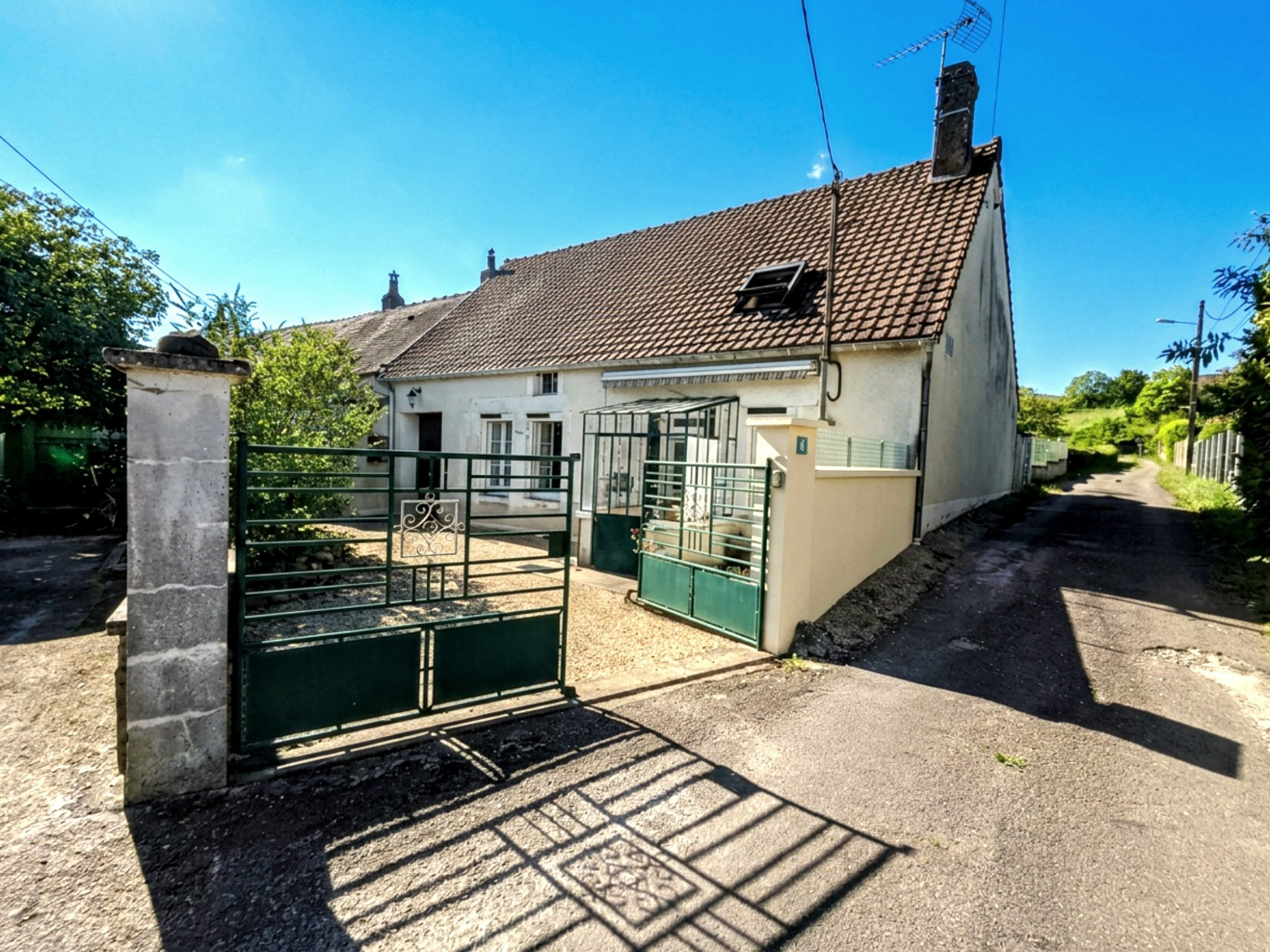 Maison de village et ses annexes