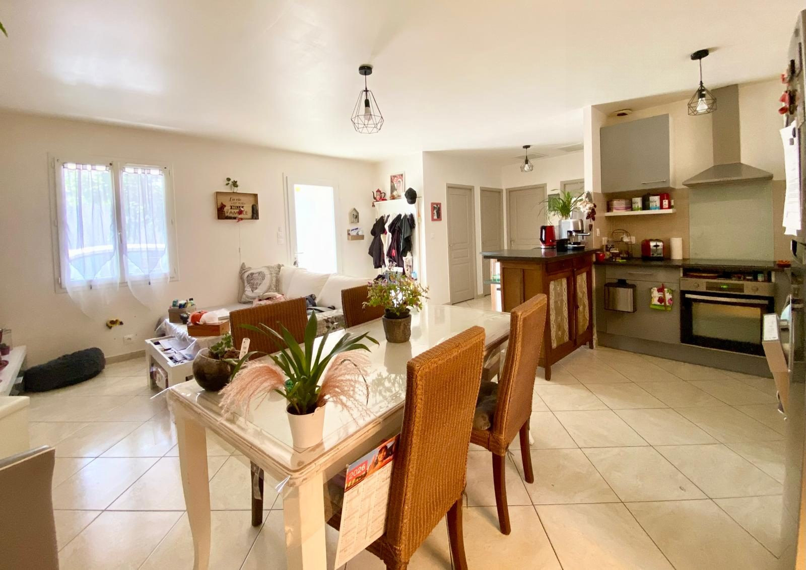 Maison à vendre à Saint-Just-Luzac, 61 m²