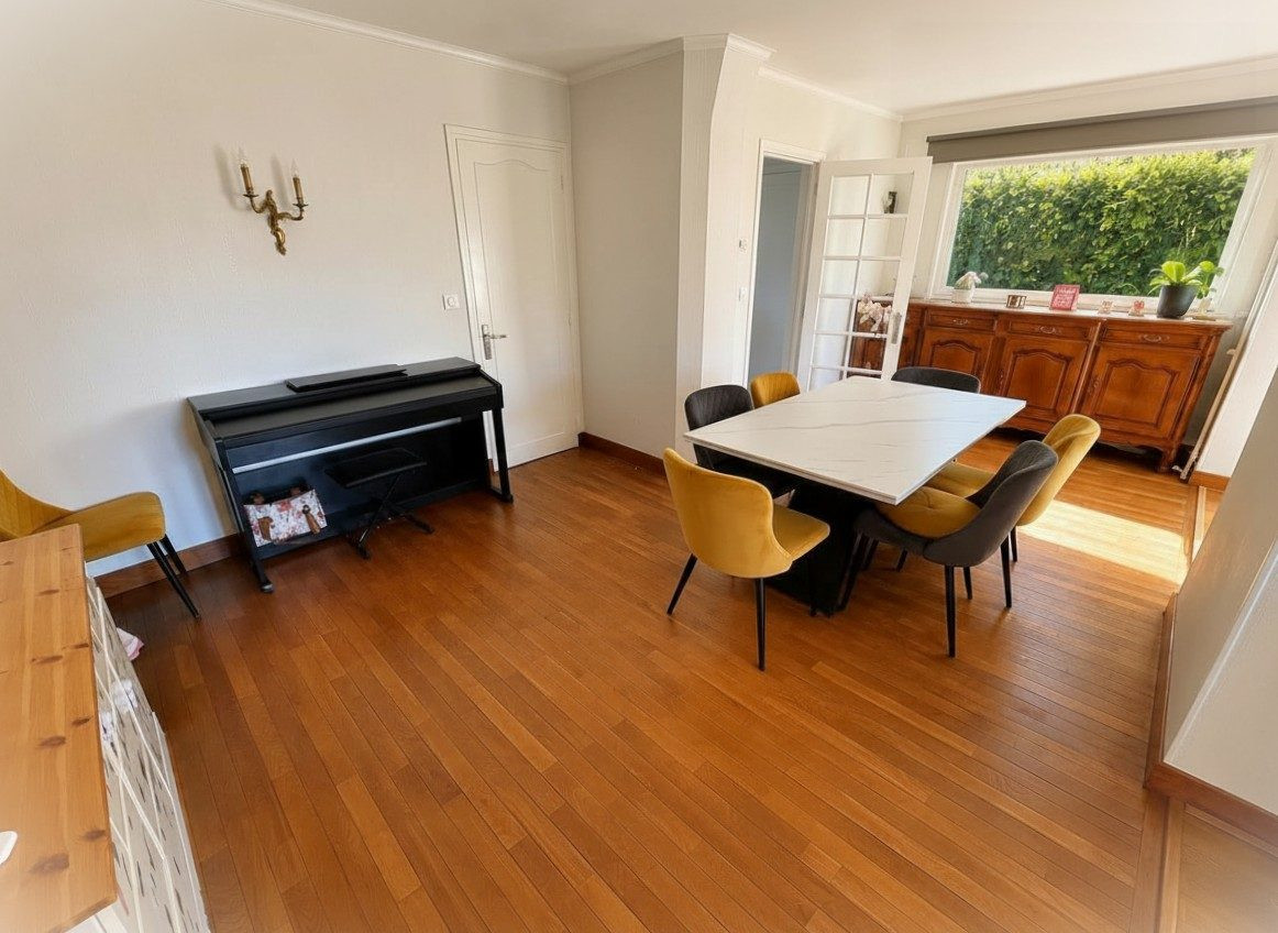 Maison à vendre à Saint-Jean-de-la-Ruelle, 110 m²