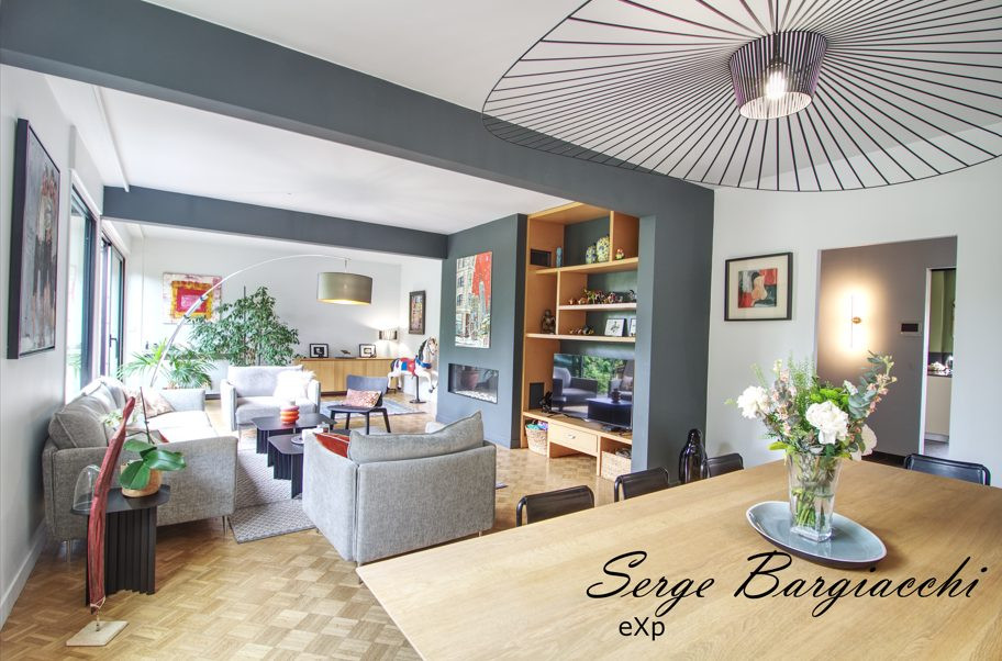DETACHED HOUSE 230m², 3 levels, 6 bedrooms 4