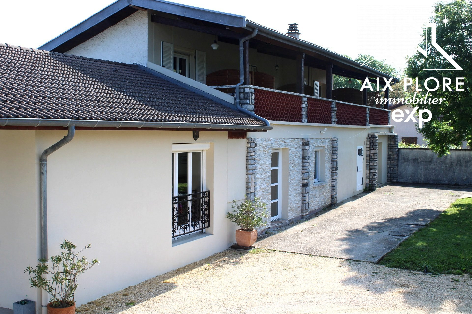 Maison 12 pièces 295 m² · à Notre-Dame-de-l'Osier · 295 m² · 549 000 €