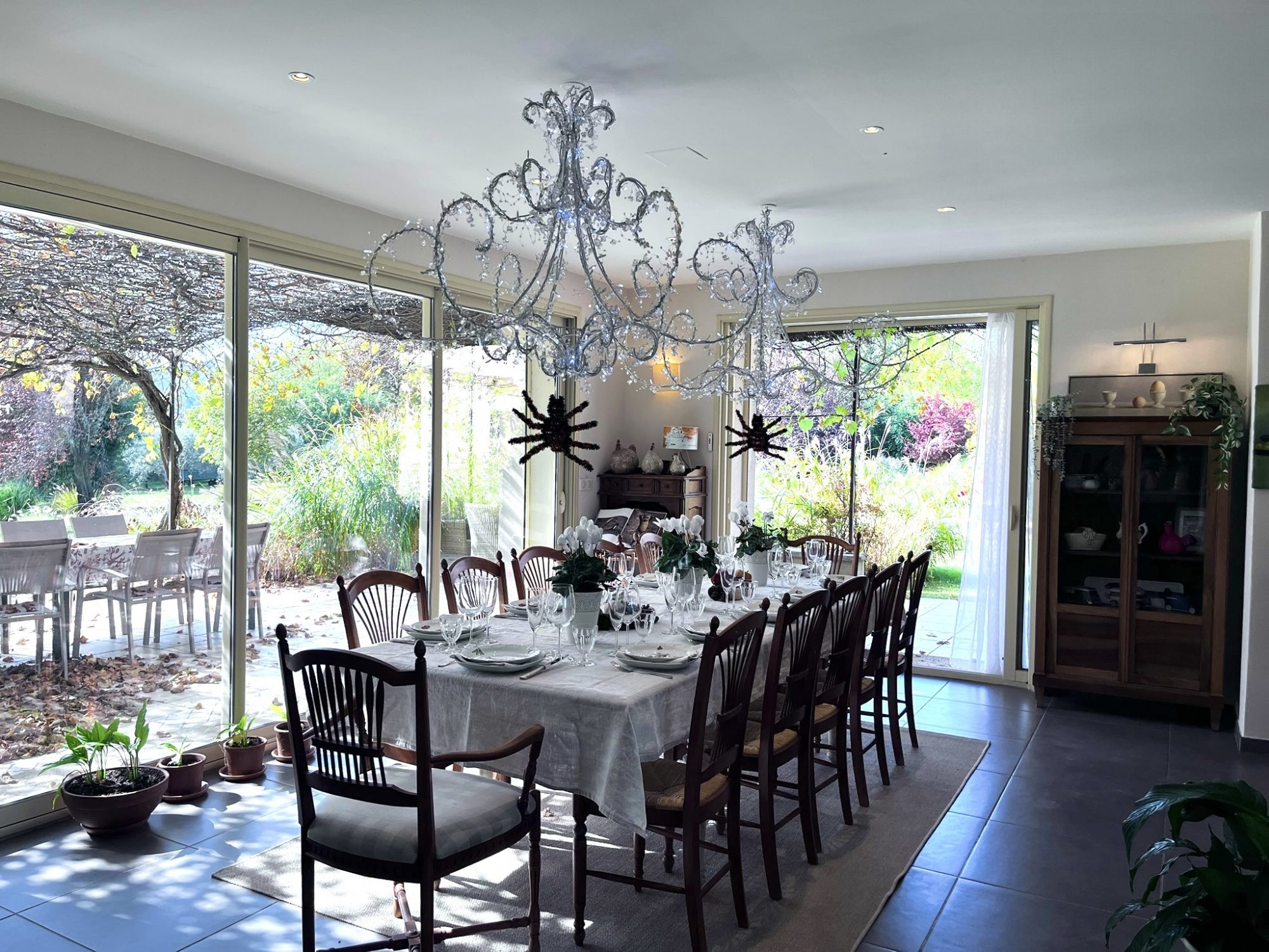 Maison à vendre à Saint-Saturnin-lès-Apt, 447 m²