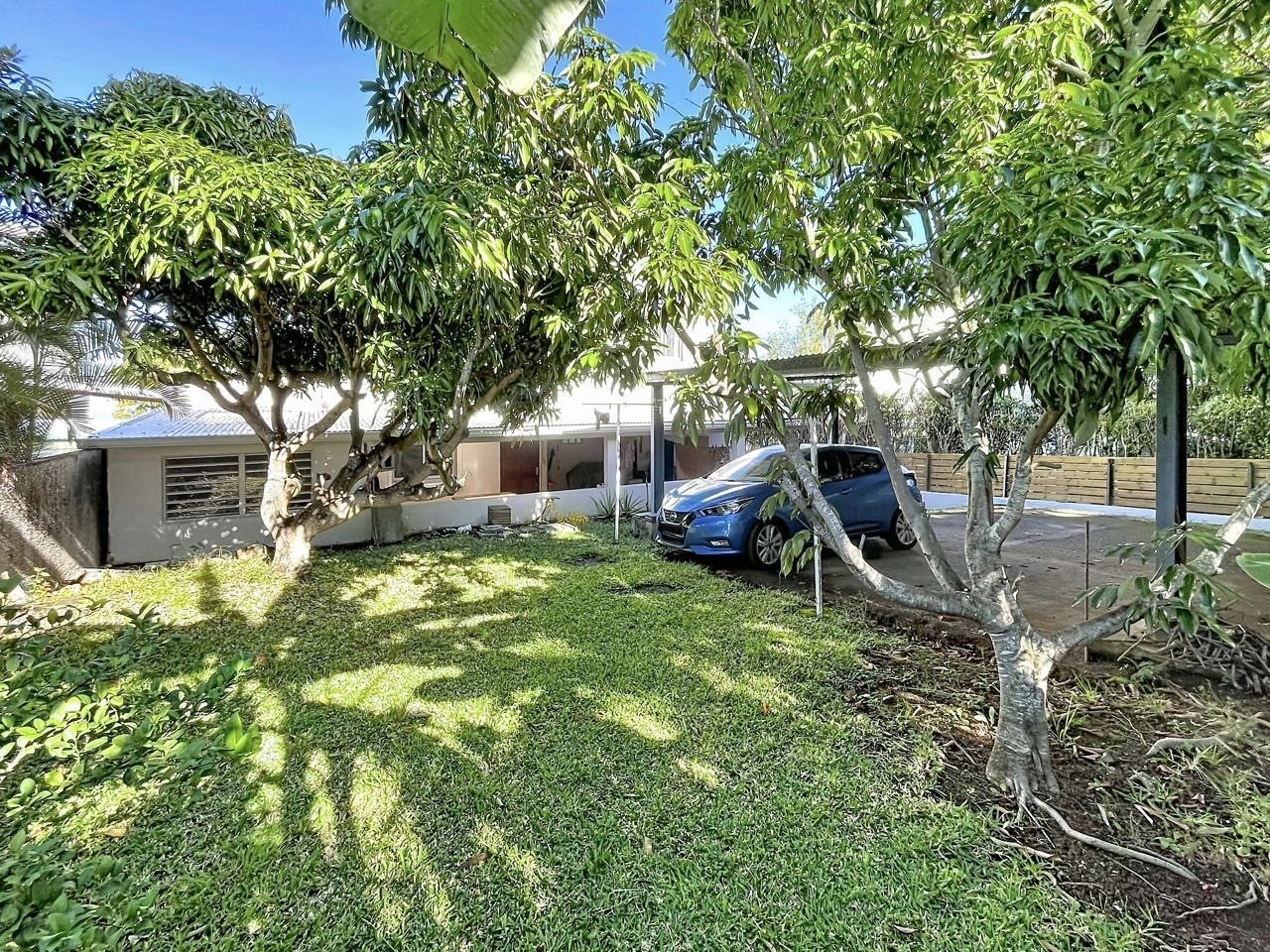 VILLA F6 DE 190 M² AVEC PISICNE - SECTEUR RESIDENTIEL PROCHE SAINT-PIERRE