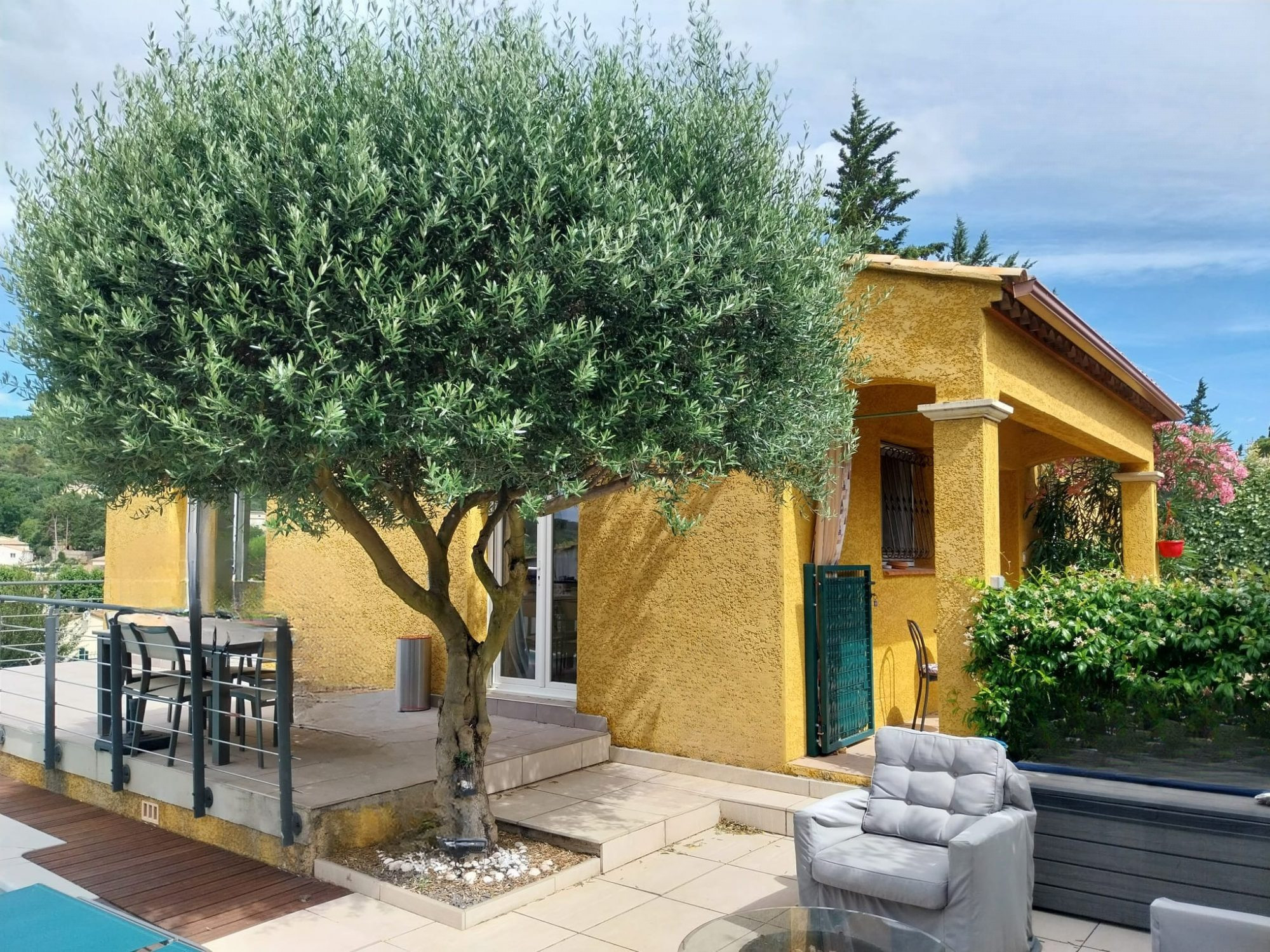 Maison à vendre à Clermont-l'Hérault, 102 m²