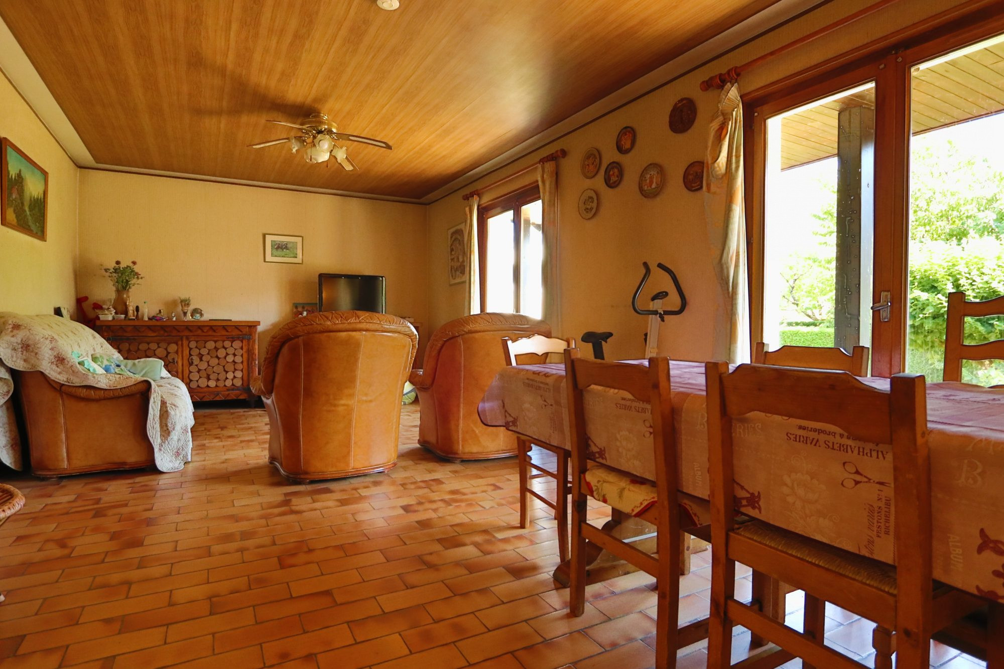Maison à vendre à Marnaz : Plain-pied sur 1 022 m² avec sous-sol complet