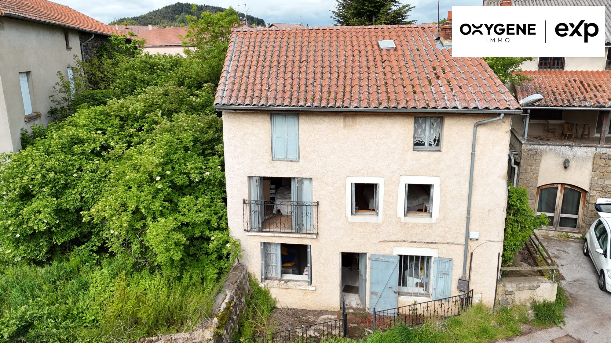 MAISON DE VILLAGE A RENOVER