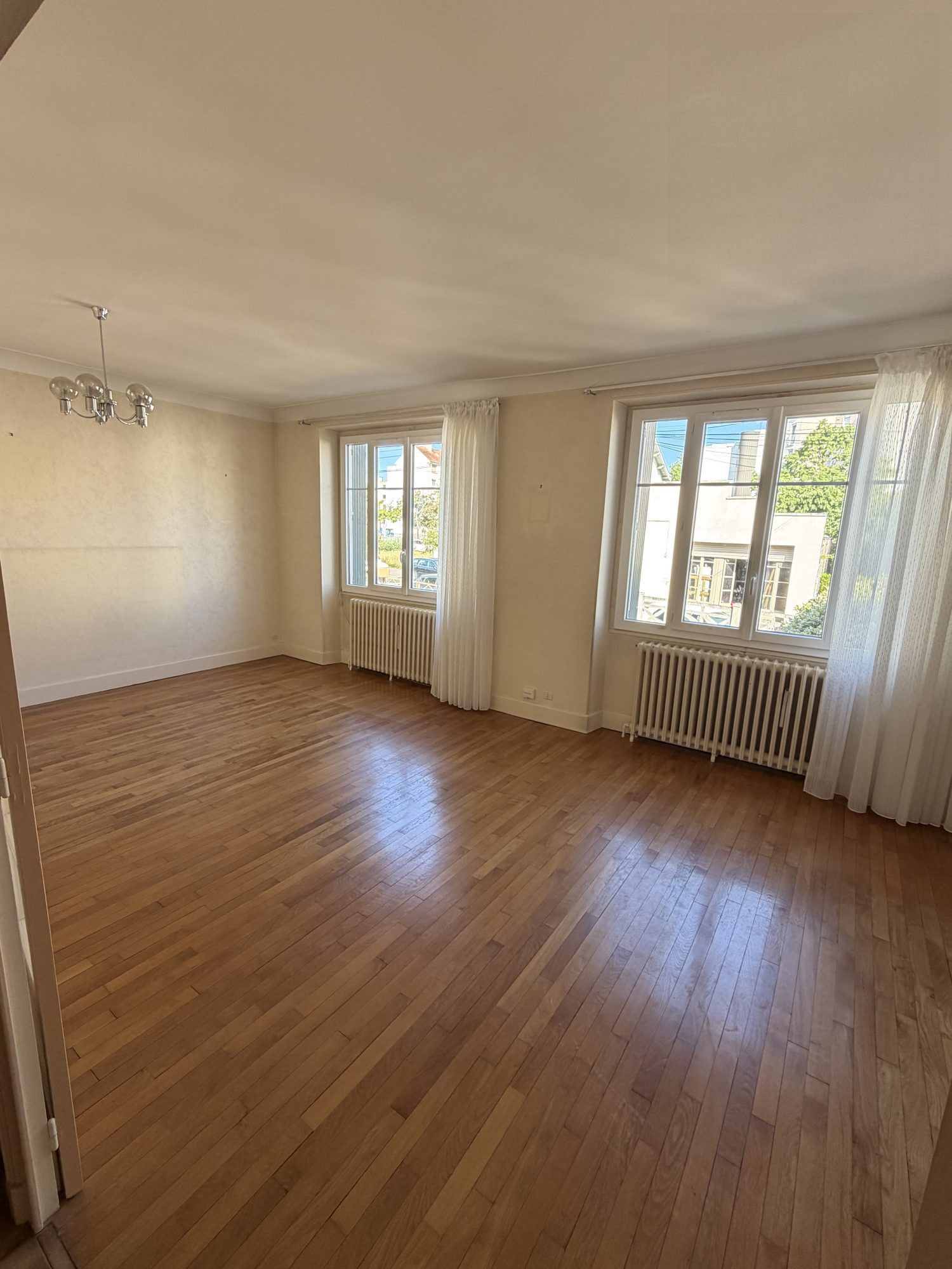 Single-ownership building with 8 bedrooms 3