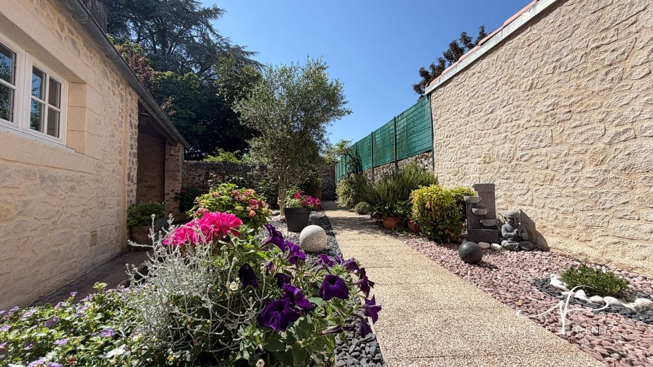 Maison à vendre à Parthenay, 155 m²