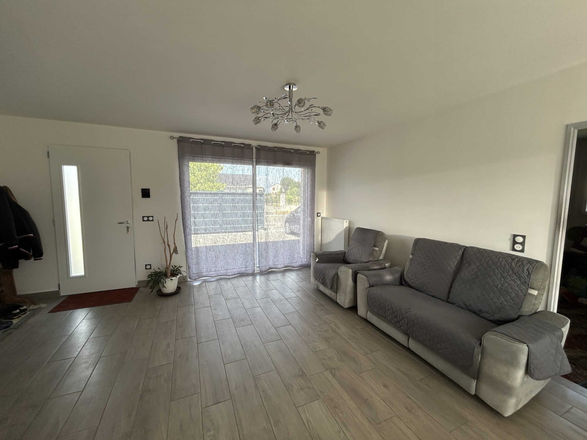Maison à vendre à Pars-lès-Romilly, 97 m²