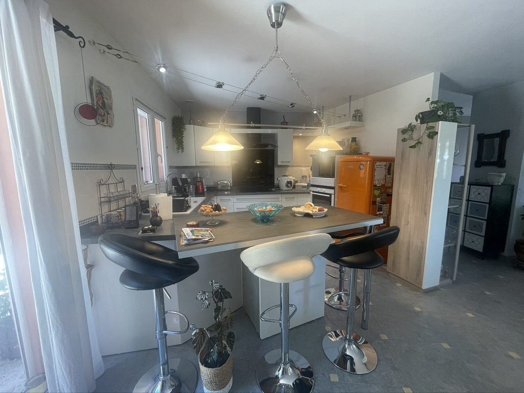 Maison 4 pièces 132 m² · à Saint-Jean-de-Maruéjols-Et-Avéjan · 132 m² · 349 000 €