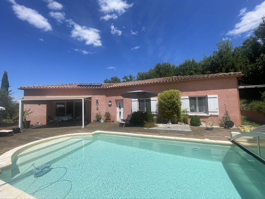 Villa de plain pied avec piscine