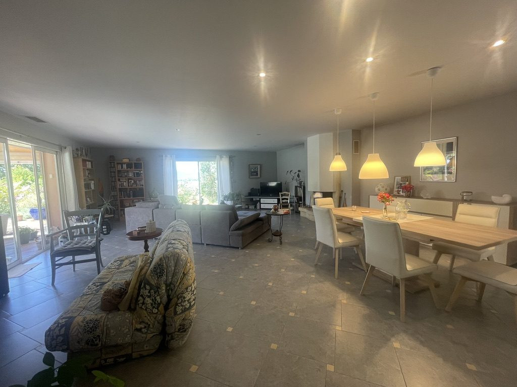 Maison à vendre à Saint-Jean-de-Maruéjols-et-Avéjan, 132 m²