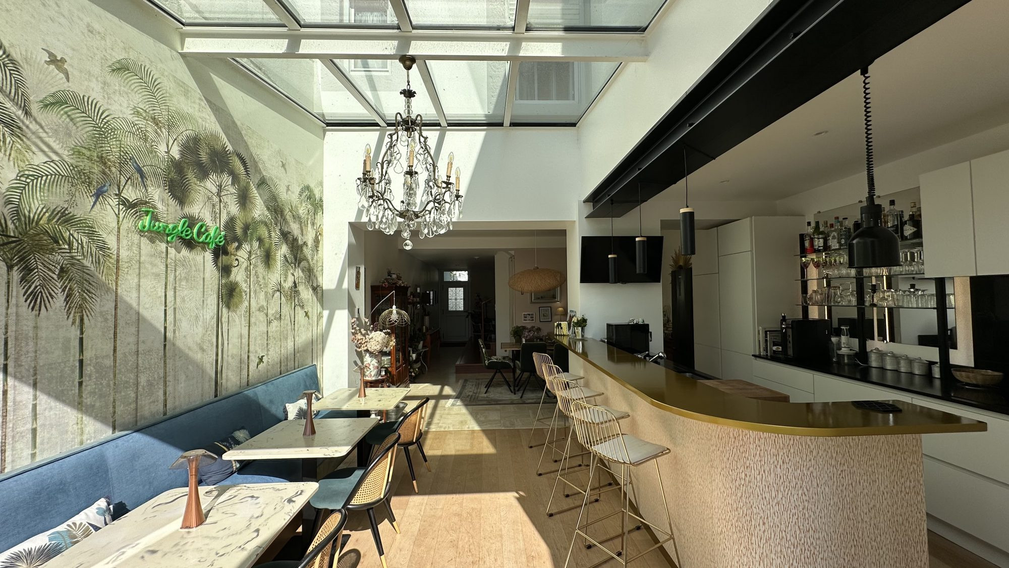 Maison bourgeoise à La Genette — l'élégance rochelaise à vivre en famille.