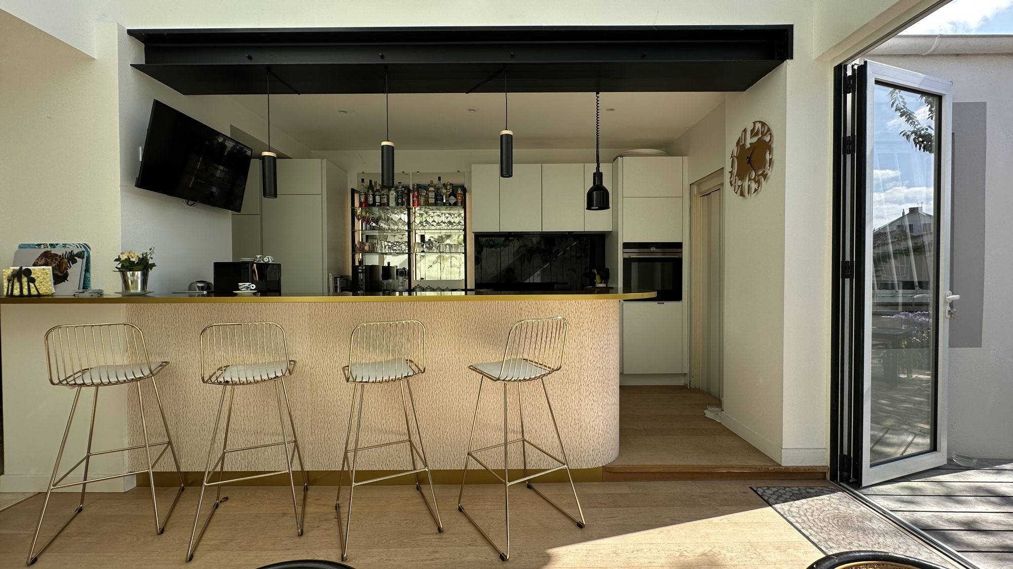 Bourgeois House in La Genette — the elegance of La Rochelle to live with family. 4