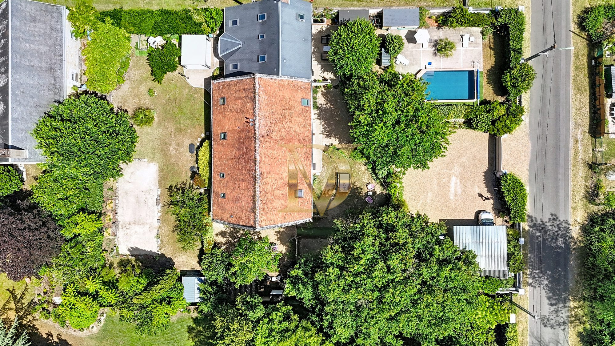 Maison à vendre à Saint-Georges-sur-Cher, 354 m²