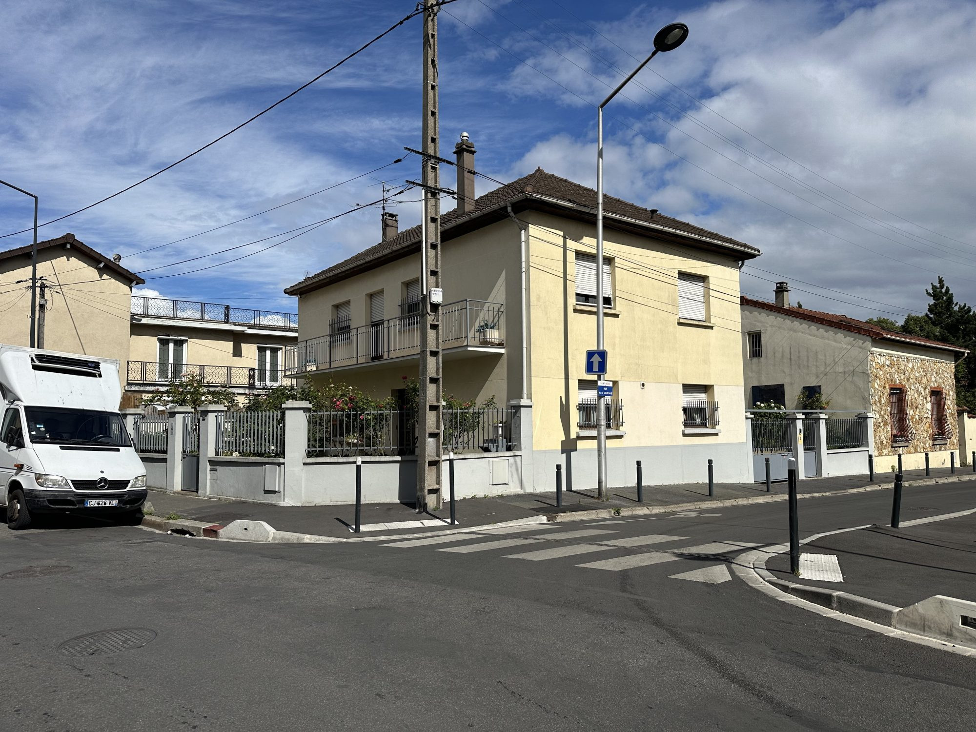 Maison 143m2 avec combles 37m2 et sous-sol 115m2, Saint-Denis Mutualité