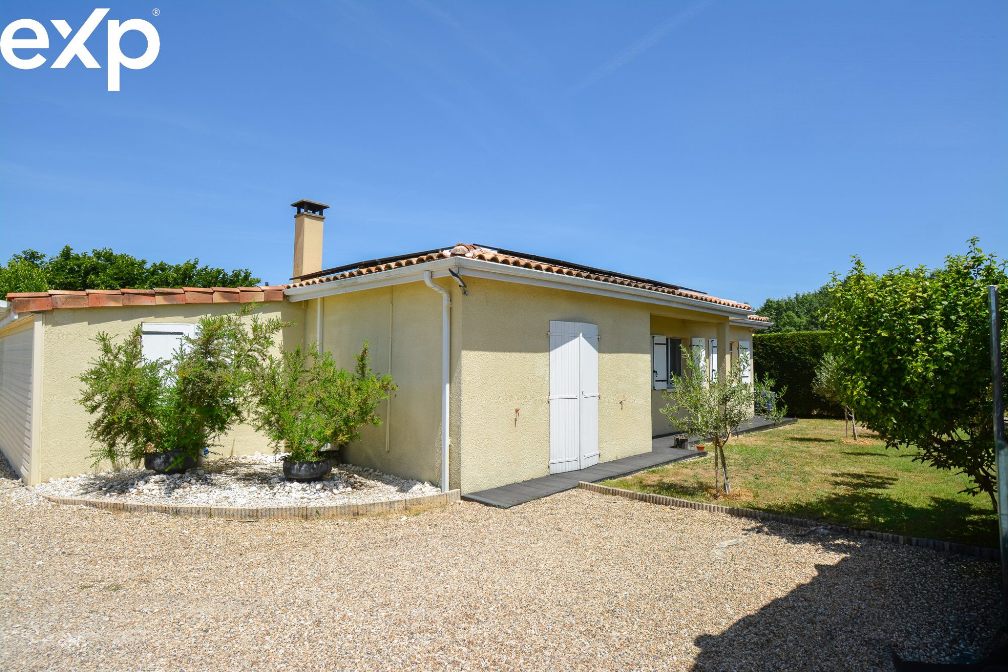 33910-Saint-denis-de-pile- Pavillon 4 chambres-piscine