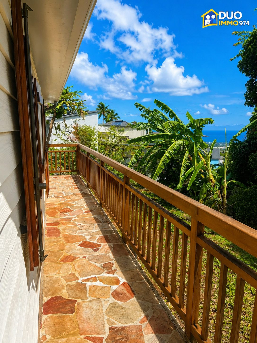 Bourbon Wood Villa 245 m² – Sea View – 4 Bedrooms – Potential 2 Independent T2 Units – La Possession Pichette 4