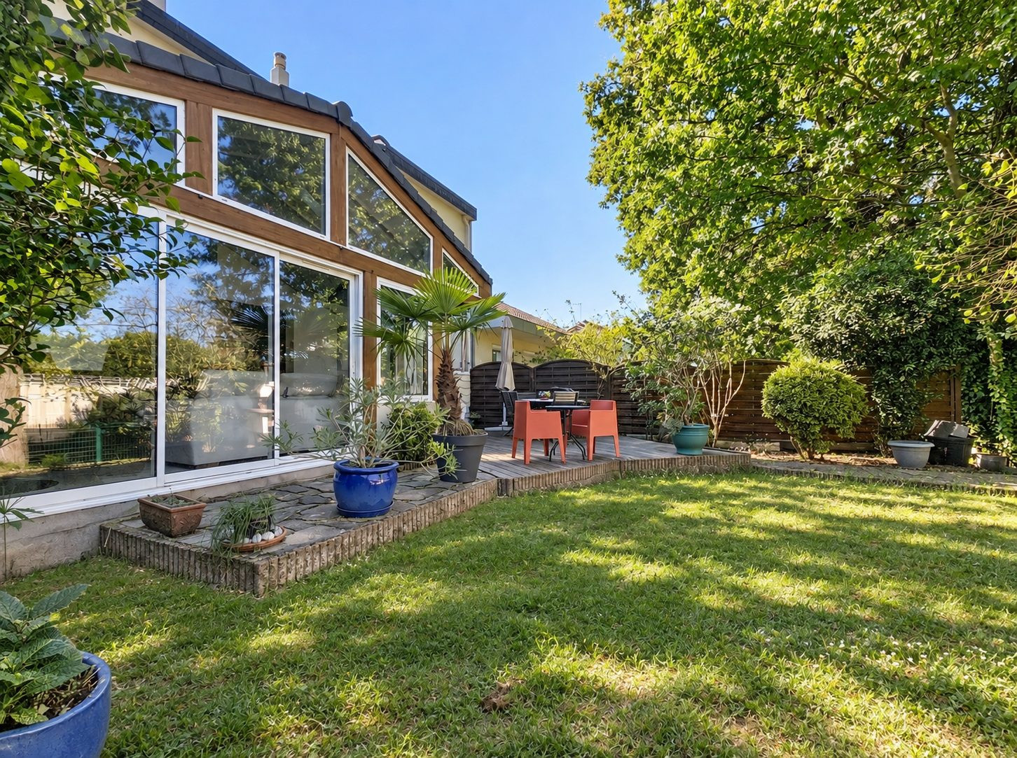 Maison familiale de 115 m² – 4 chambres, jardin et garage
