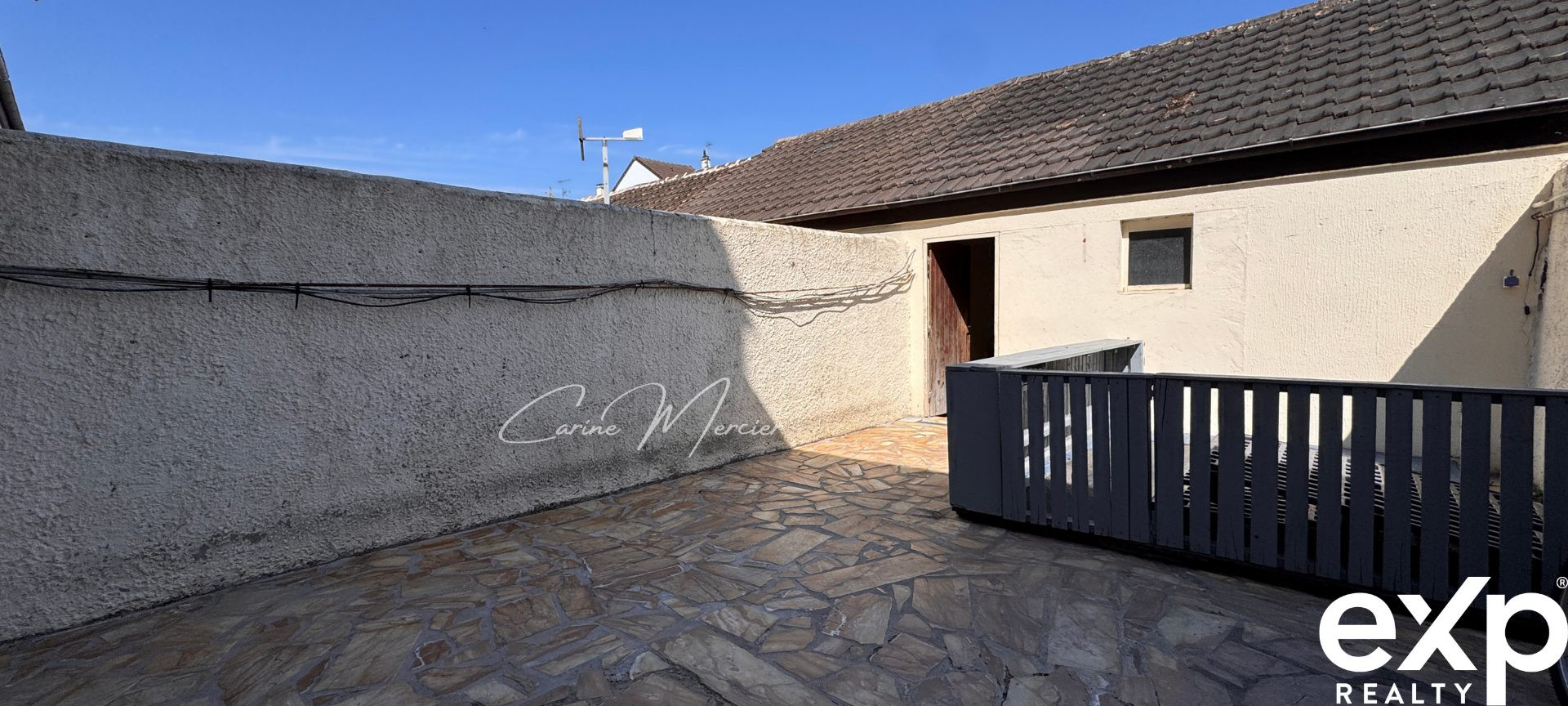 Semi-Detached House with 3 Bedrooms 3