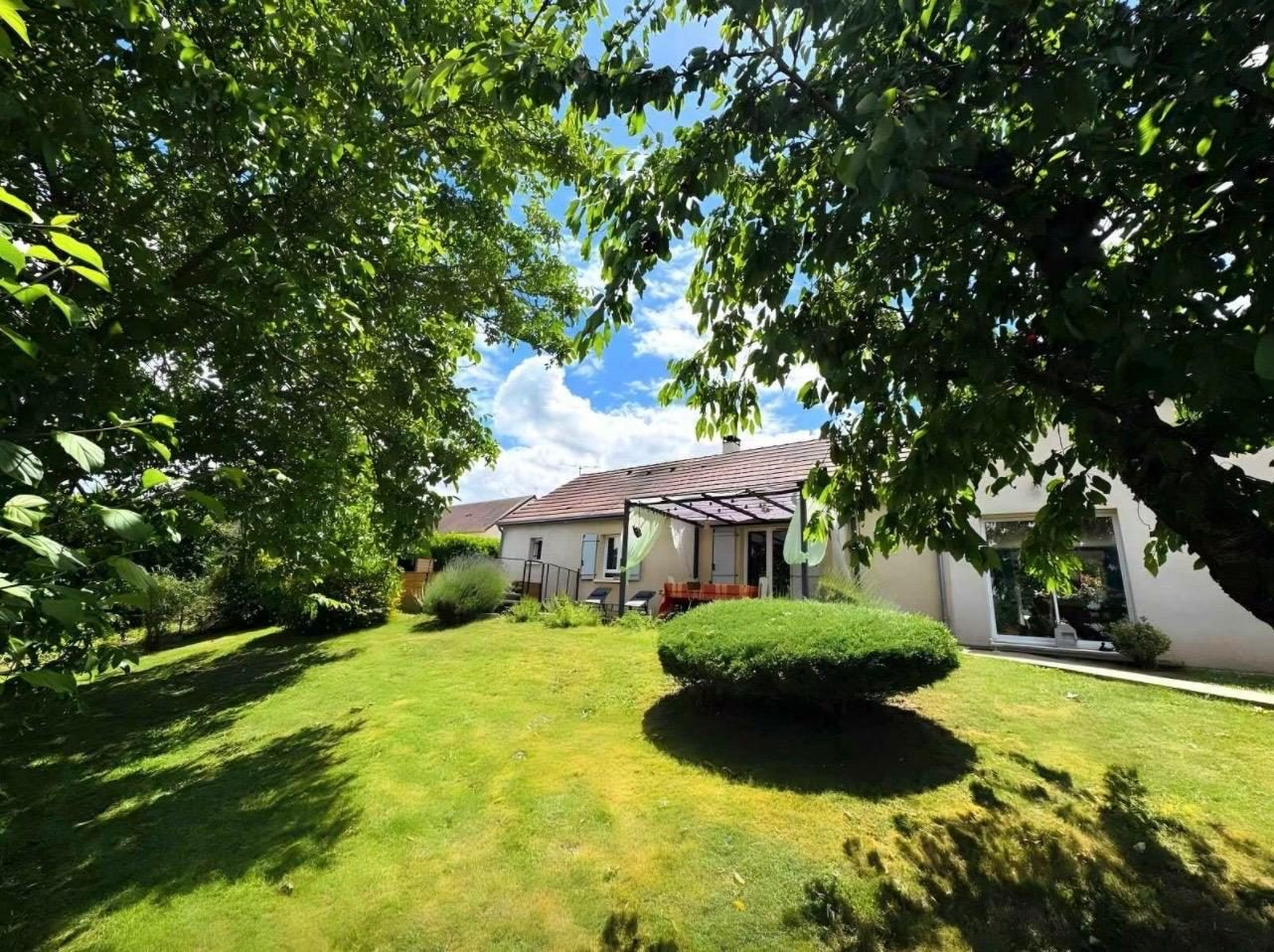 Maison 5 pièces 146 m² · à Nailly · 146 m² · 240 000 €