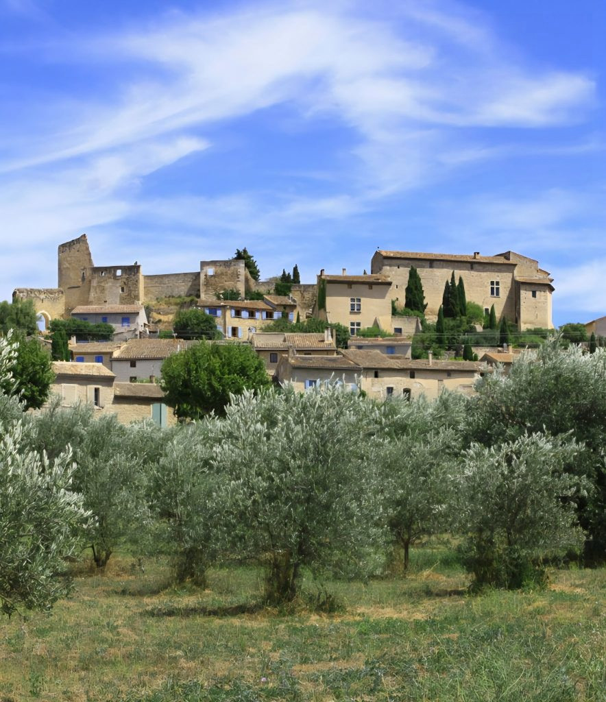 LAGNES – Maison lumineuse de village avec garage fermé, 2 chambres, très recherché