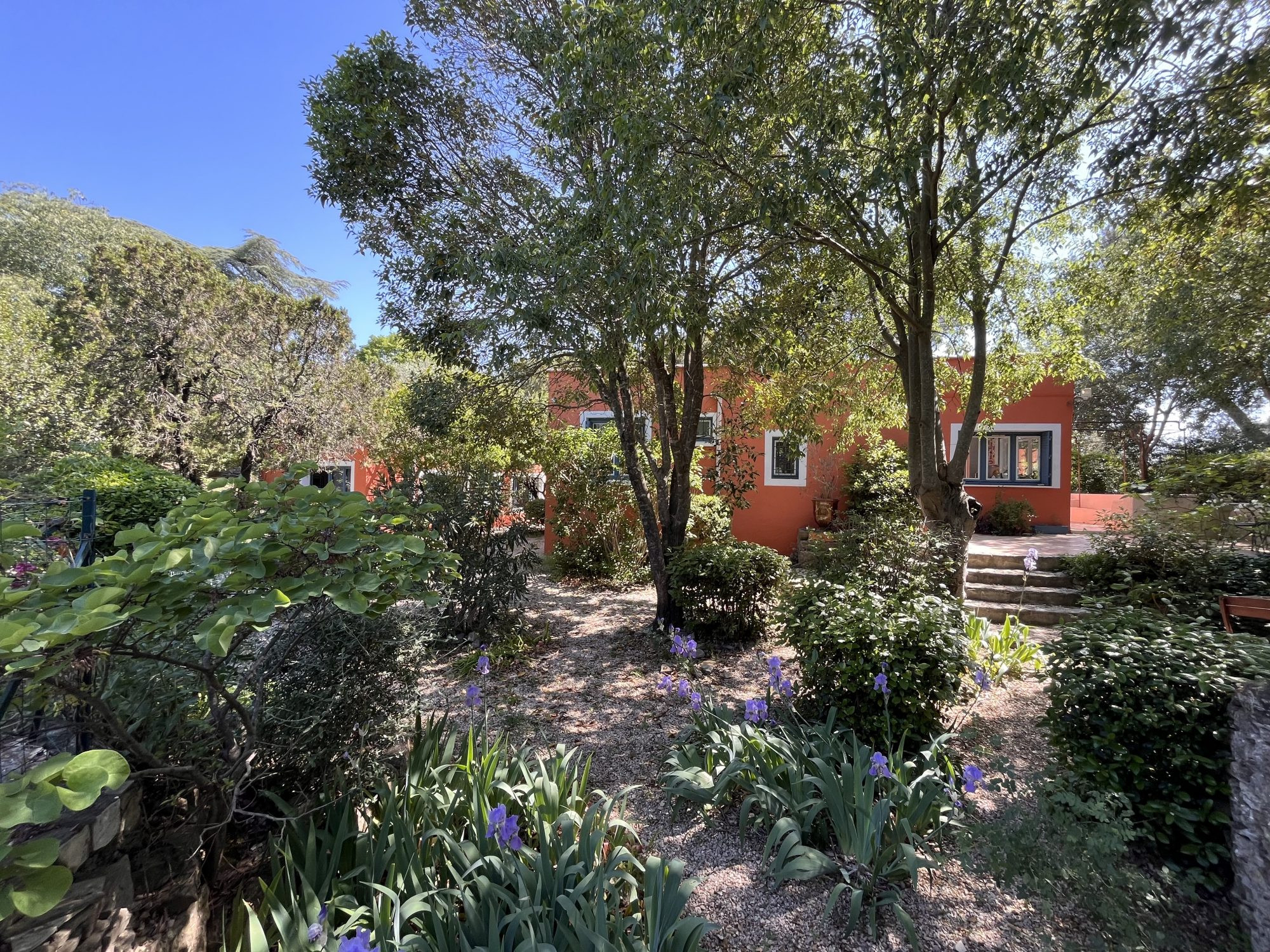 NIMES - QUARTIER LA PLANETTE - 2 MAISONS - JARDIN VERDOYANT - 4 CHAMBRES - PISCINE - CALME -