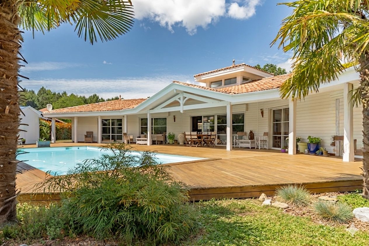 Villa 160m2 Piscine Pool house Garage