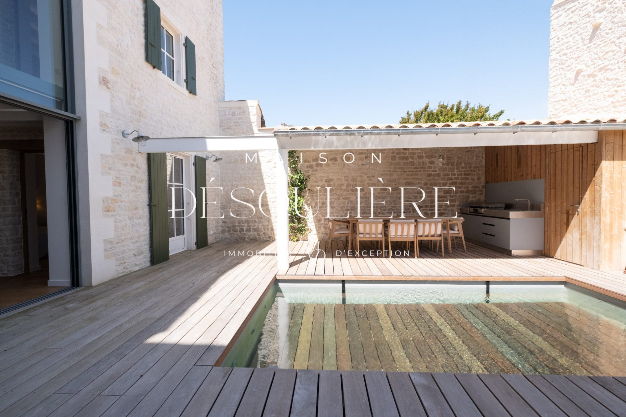 Maison à vendre à A SAINTE-MARIE-DE-RE (CHARENTE-MARITIME), 315 m²