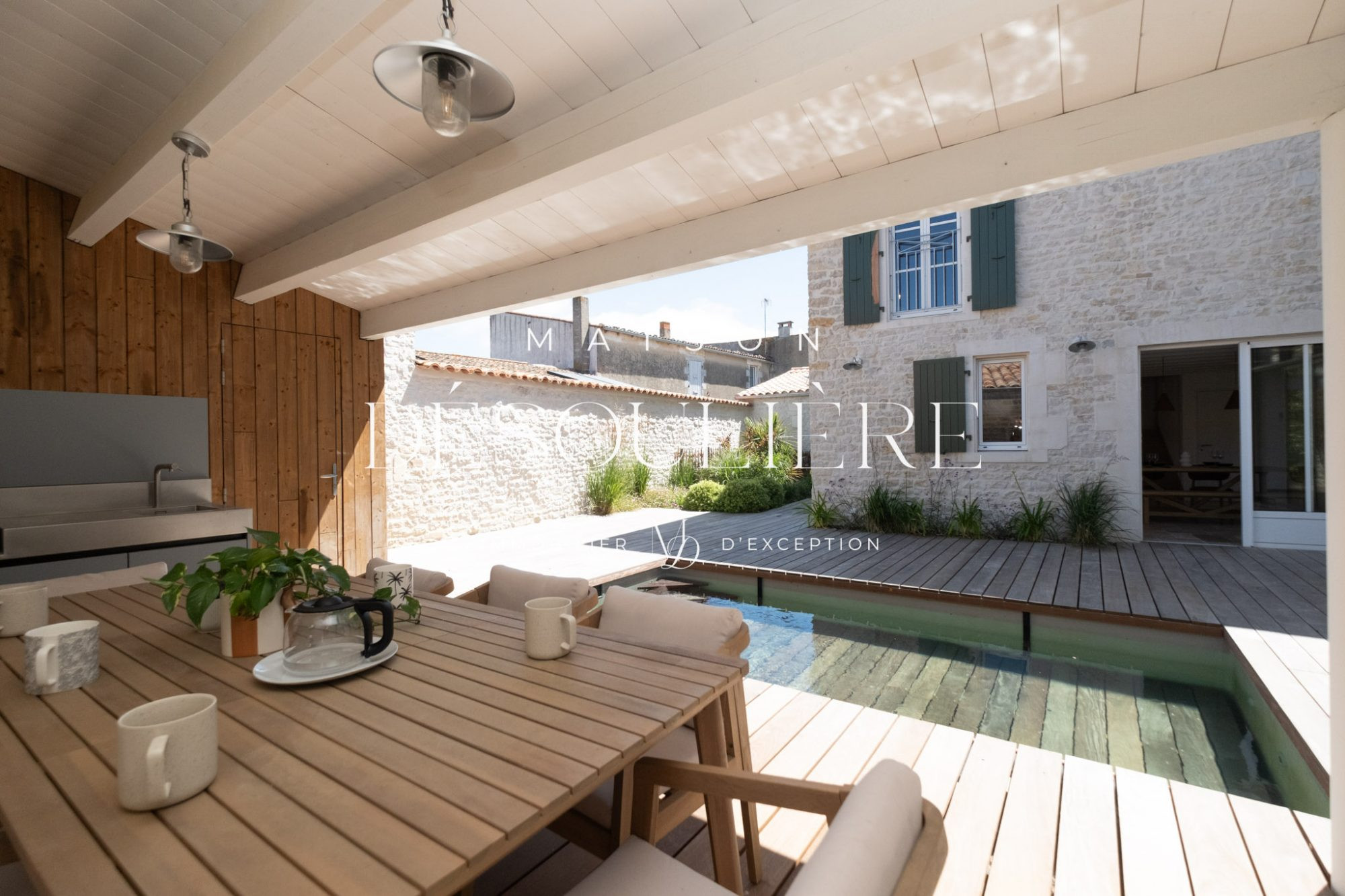 Maison à vendre à A SAINTE-MARIE-DE-RE (CHARENTE-MARITIME), 315 m²