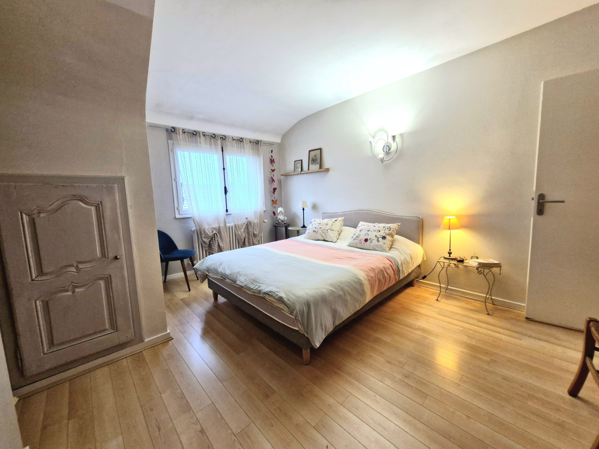 Maison 8 pièces 179 m² · à Sales · 179 m² · 529 000 €