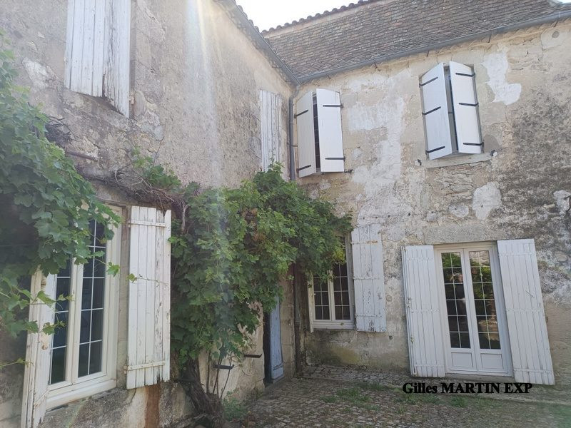 Maison à vendre à Saint-Méard-de-Gurçon, 273 m²