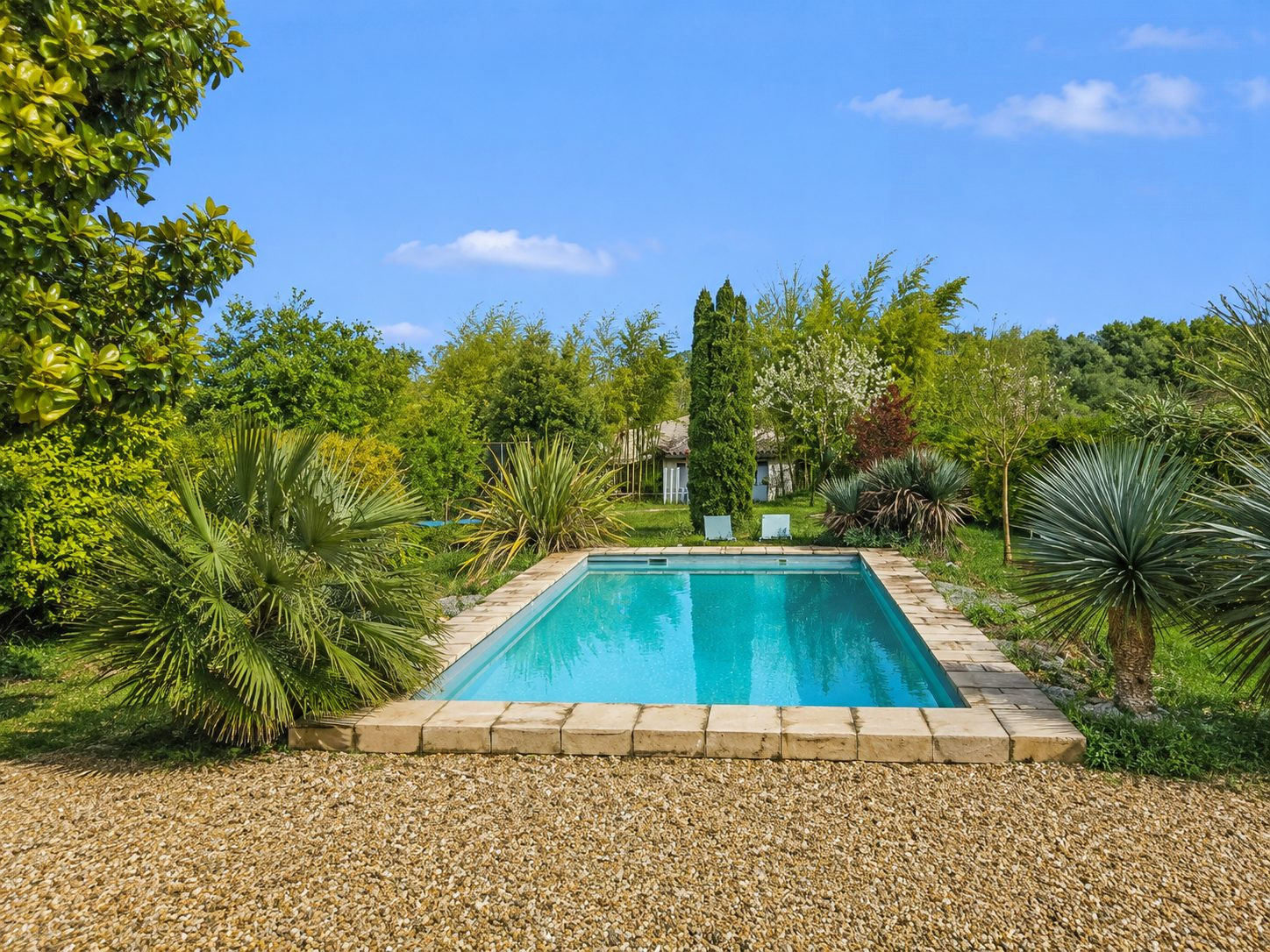 Maison familiale 8 pièces ~203 m² avec piscine chauffée et jardin arboré